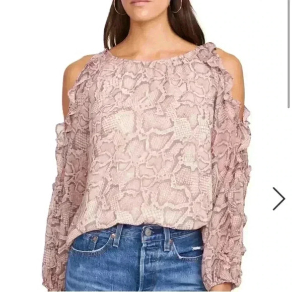 1. State Tops - 1.STATE beautiful top in silky snake pattern